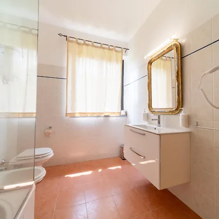 Antico Borgo Delle Rose *